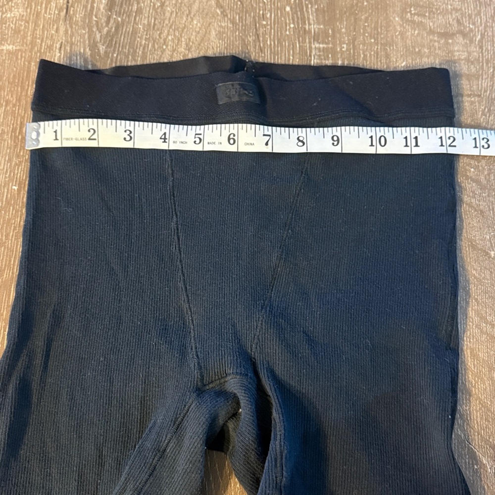 SKIMS Ribbed Boxer Shorts, Size Medium - Picture 4 of 7